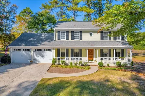 9902 Point View Dr, Jonesboro, GA 30238