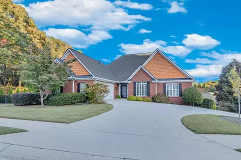 909 Brenau Point Dr, Gainesville, GA 30501