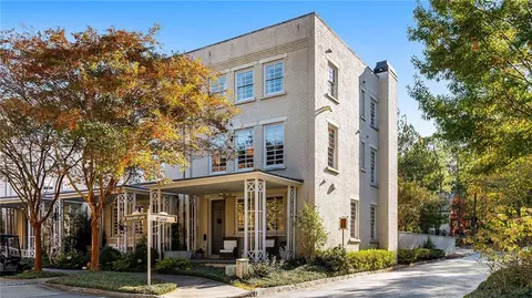 9130 Selborne Ln, Chattahoochee Hills, GA 30268