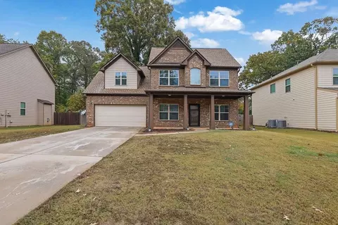 3900 Dunaire Dr, Stone Mountain, GA 30083