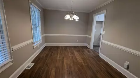 139 Hayes Cir, Rex, GA 30273 photo 4
