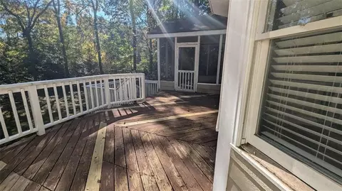 139 Hayes Cir, Rex, GA 30273 photo 9