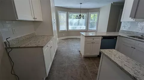 139 Hayes Cir, Rex, GA 30273 photo 6