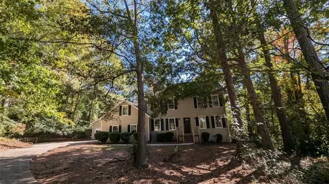 139 Hayes Cir, Rex, GA 30273 photo 2