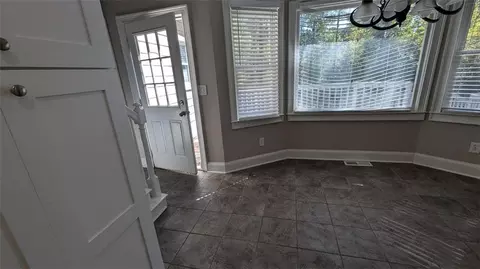 139 Hayes Cir, Rex, GA 30273 photo 8