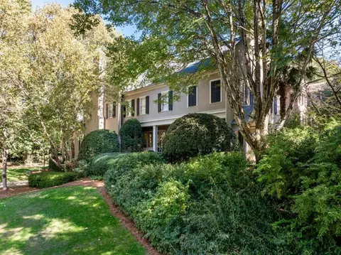 1388 Wesley Oaks Ct, Atlanta, GA 30327