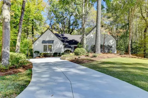 7265 Chattahoochee Bluff Dr, Sandy Springs, GA 30350