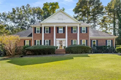 208 Hawthorne Pl, Fayetteville, GA 30214