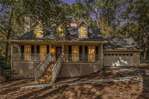 5117 Hopewell Dr, Stone Mountain, GA 30087