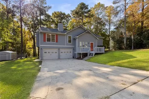 7707 Oakvale Dr, Douglasville, GA 30134