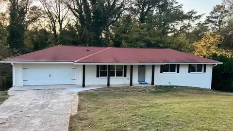 2534 Creekview Dr SW, Marietta, GA 30008