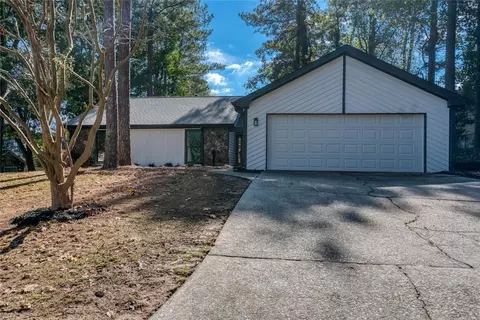 5183 Winterberry Dr, Stone Mountain, GA 30088
