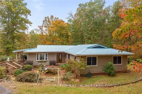 8865 Watkins Rd, Chattahoochee Hills, GA 30268