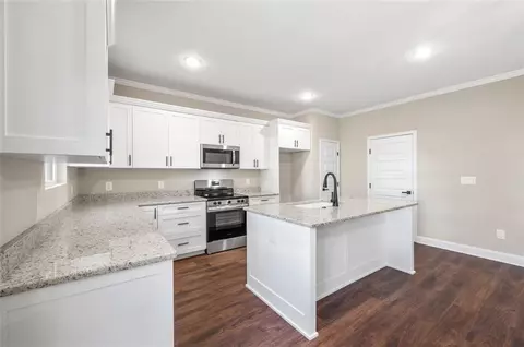 Kitchen - 113 Ivey St, Commerce, GA 30529 photo 1 of 2