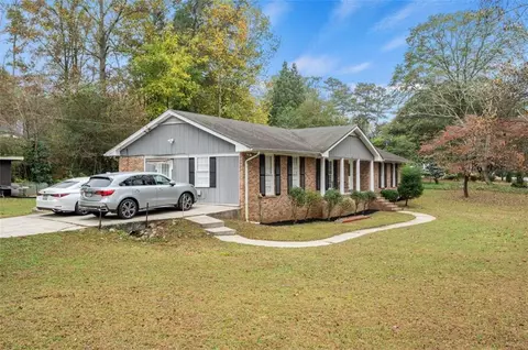 2899 Mockingbird Cir, Duluth, GA 30096 photo 3