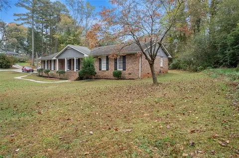 2899 Mockingbird Cir, Duluth, GA 30096 photo 2