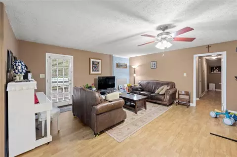 2899 Mockingbird Cir, Duluth, GA 30096 photo 4