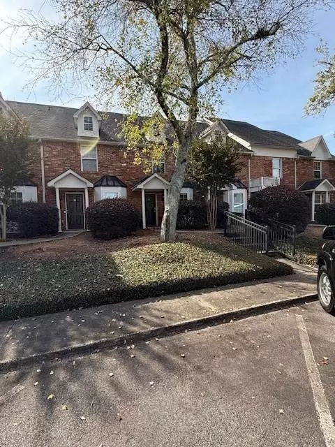 35 Intown Pl, Fayetteville, GA 30214