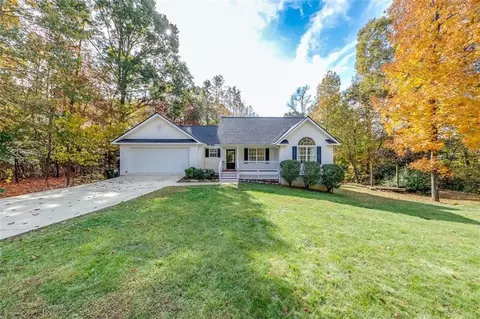 153 Rocky Shoals Trl, Mount Airy, GA 30563