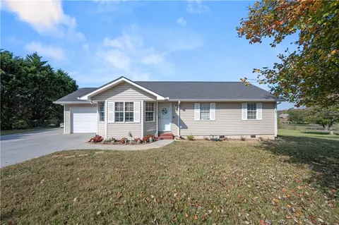 3016 Red Bud Rd NE, Calhoun, GA 30701