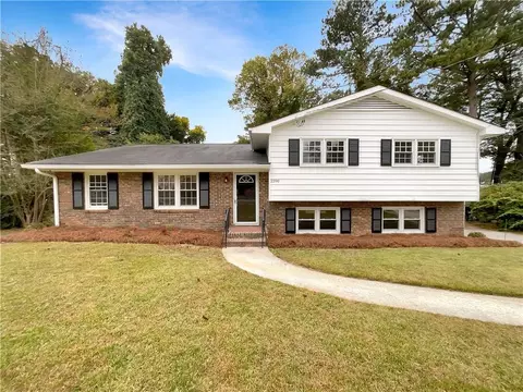 2390 Sandgate Rd, Atlanta, GA 30349