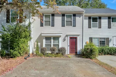 1027 Windy Oaks Ct SE, Smyrna, GA 30080