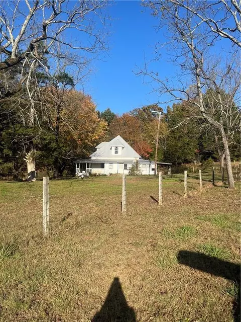 9407 Skitts Mountain Dr, Lula, GA 30554