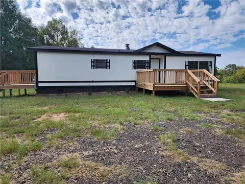 686 Old Athens Dr, Nicholson, GA 30565