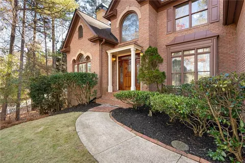 450 Fawn Glen Dr, Roswell, GA 30075
