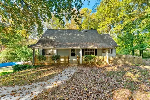6456 Courtney Dr, Winston, GA 30187