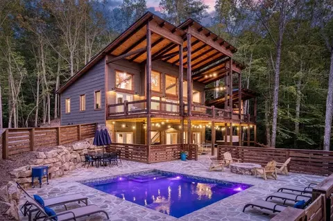 368 Dana Rd, Mineral Bluff, GA 30559