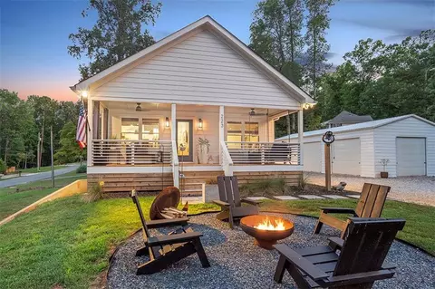 223 Longview Dr, Dawsonville, GA 30534