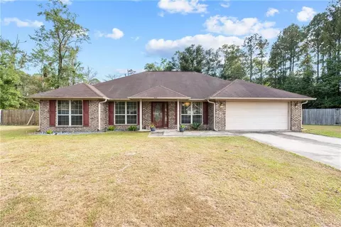 1006 Canton Ct, Hinesville, GA 31313