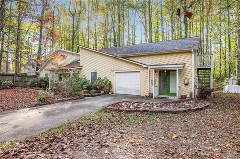 5507 Tonowanda Dr, Acworth, GA 30102