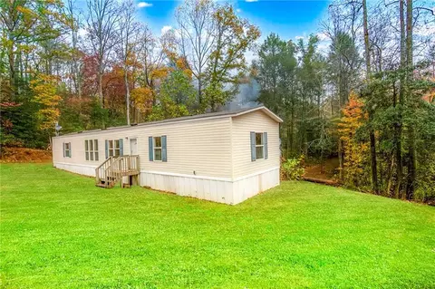 56 Almond Cir, Ellijay, GA 30540