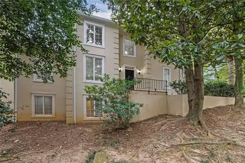 10 Braemore Dr, Sandy Springs, GA 30328