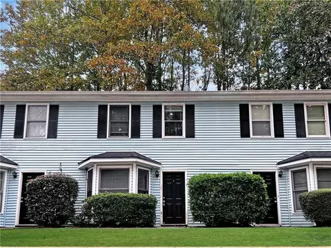 1570 Oakpointe Dr SW, Marietta, GA 30008