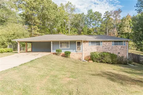 6275 S Skyline Dr, Douglasville, GA 30135