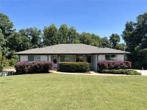 2060 Nettie Ct, Decatur, GA 30032