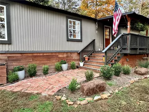 466 Sanders St, Clarkesville, GA 30523