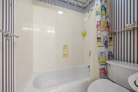 Bath - 3123 Canter Way, Duluth, GA 30097 photo 6 of 11