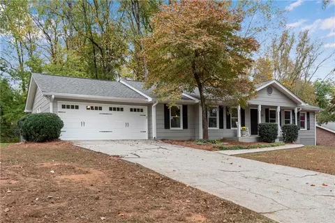 435 Wavetree Dr, Roswell, GA 30075 photo 2