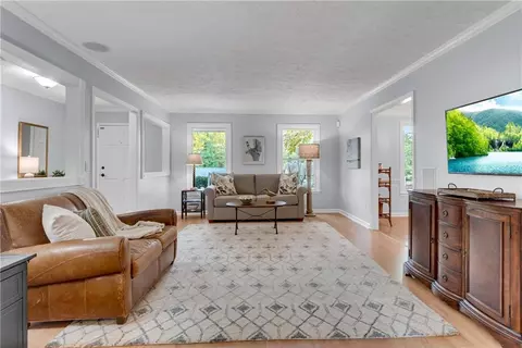 435 Wavetree Dr, Roswell, GA 30075 photo 9