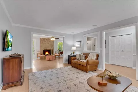 435 Wavetree Dr, Roswell, GA 30075 photo 10