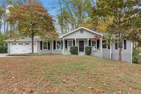 435 Wavetree Dr, Roswell, GA 30075