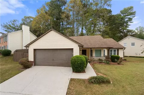 660 Fair Harbor Dr, Lithonia, GA 30058