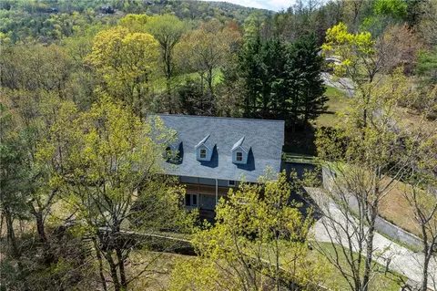 239 Trails End Ct, Ellijay, GA 30536