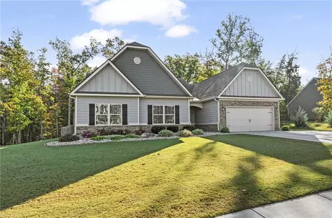 24 Thunderhawk Ln NE, Rydal, GA 30171