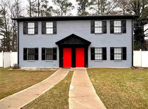 401 Bedford Bay Ln, Lawrenceville, GA 30046