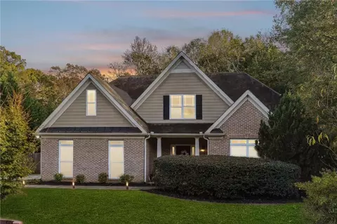 729 Larry Ln, Winder, GA 30680